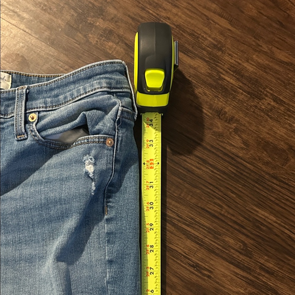 Universal Thread Medium Blue Ripped Skinny Jeans - Picture 2 of 6